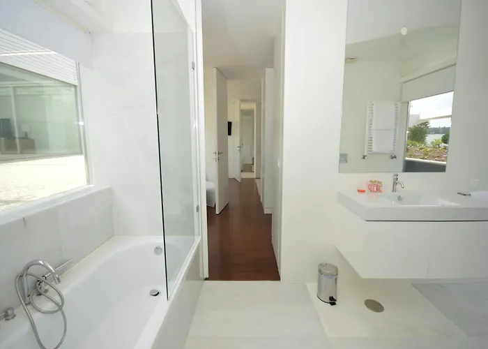 Morden Archictectural In Lisbon Willa Vau (Obidos)